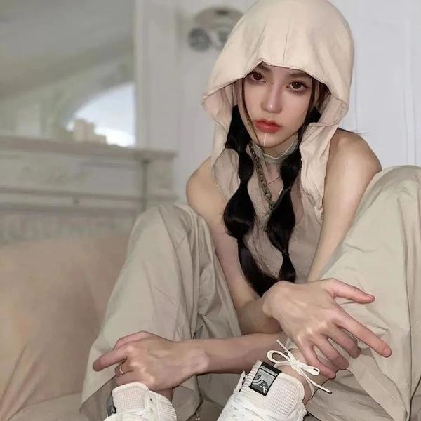 熟悉的她 封面